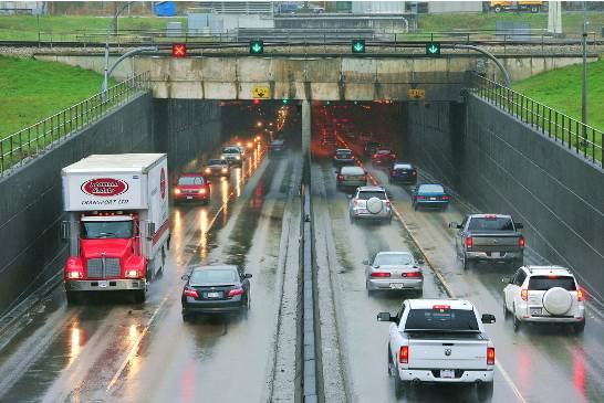 圖：大溫都市局6月29日不支持卑詩省興建十線車道大橋取代馬西隧道的提議。（攝影：馬克／看中國）