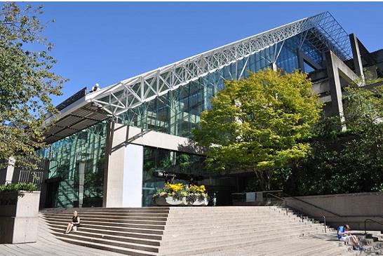  圖：溫哥華市中心的法院主要入口。（維基百科 / Joe Mabel）　https://upload.wikimedia.org/wikipedia/commons/5/5e/Vancouver_-_law_courts_01.jpg
